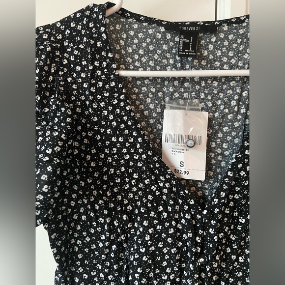 Brand New Forever 21 Floral Dress - Picture 2 of 3